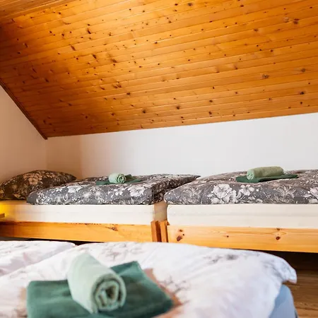 Hiska Nives Krstenica