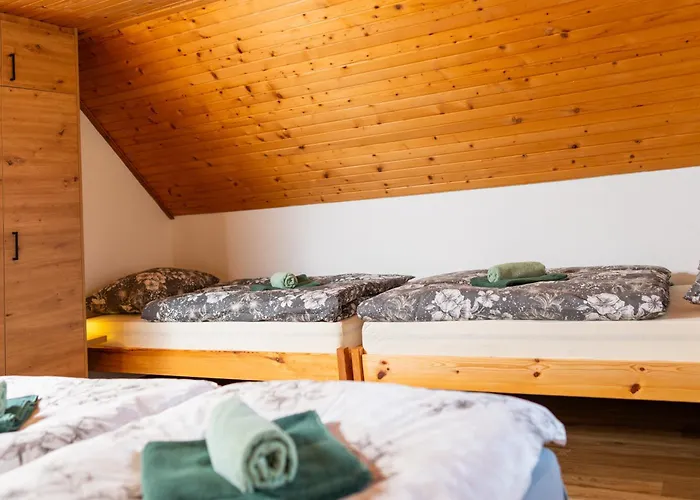 Hiska Nives Krstenica